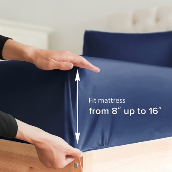 California King Bed Sheet in Navy Blue - Picture 2 of 5